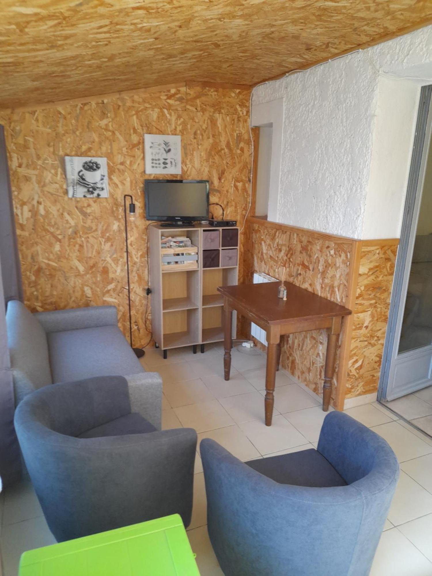 Chambres D'Hotes Chez Cecile A Lagnes Eksteriør billede